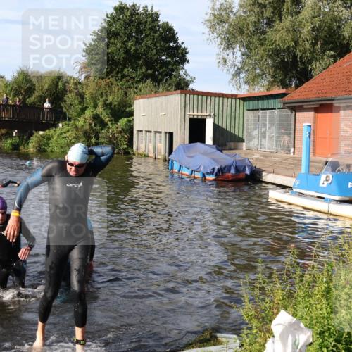 31.08.2025 - Elbe Triathlon Hamburg Luisa Fischer http://msf.ph/oto/8678181 31.08.2025 09:23:08 Schwimmen 739, 744, 768 meine-sportfotos.de