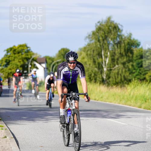 31.08.2025 - Elbe Triathlon Hamburg Michael Burmester http://msf.ph/oto/8678188 31.08.2025 10:33:22 Radfahren 826, 908, 944, 1119, 1157, 1177, 1191 meine-sportfotos.de