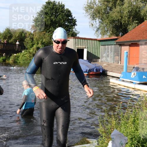 31.08.2025 - Elbe Triathlon Hamburg Luisa Fischer http://msf.ph/oto/8678192 31.08.2025 09:23:10 Schwimmen 739, 744, 768 meine-sportfotos.de