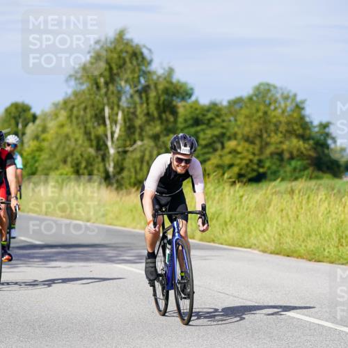 31.08.2025 - Elbe Triathlon Hamburg Michael Burmester http://msf.ph/oto/8678199 31.08.2025 10:33:24 Radfahren 826, 838, 850, 908, 944, 1119, 1157, 1177, 1191, 1235, 1241 meine-sportfotos.de