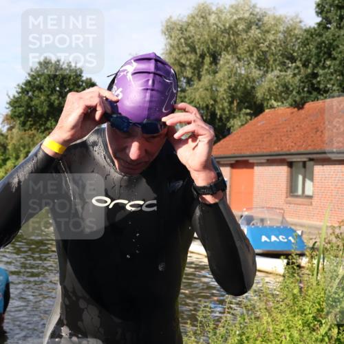 31.08.2025 - Elbe Triathlon Hamburg Luisa Fischer http://msf.ph/oto/8678205 31.08.2025 09:23:12 Schwimmen 739, 744, 768 meine-sportfotos.de