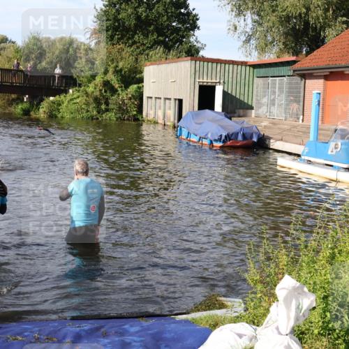 31.08.2025 - Elbe Triathlon Hamburg Luisa Fischer http://msf.ph/oto/8678213 31.08.2025 09:23:15 Schwimmen 739, 744 meine-sportfotos.de