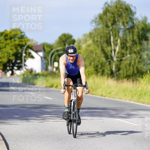 31.08.2025 - Elbe Triathlon Hamburg Michael Burmester http://msf.ph/oto/8678265 31.08.2025 10:33:34 Radfahren 820, 838, 859, 869, 1211, 1235 meine-sportfotos.de