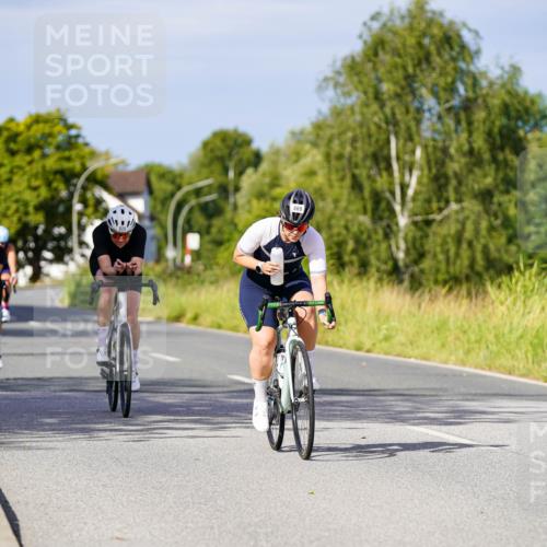 31.08.2025 - Elbe Triathlon Hamburg Michael Burmester http://msf.ph/oto/8678272 31.08.2025 10:33:40 Radfahren 758, 820, 823, 825, 869 meine-sportfotos.de