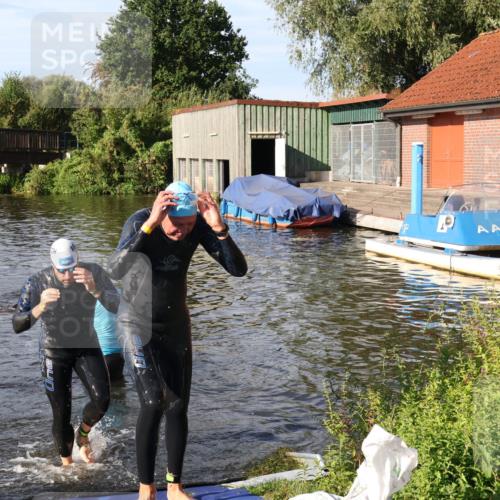 31.08.2025 - Elbe Triathlon Hamburg Luisa Fischer http://msf.ph/oto/8678274 31.08.2025 09:23:57 Schwimmen 701, 775 meine-sportfotos.de