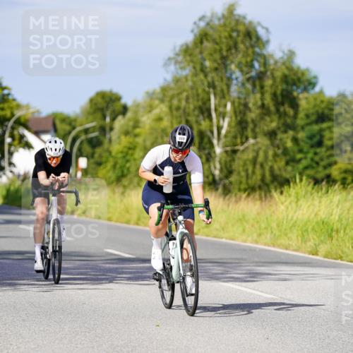 31.08.2025 - Elbe Triathlon Hamburg Michael Burmester http://msf.ph/oto/8678275 31.08.2025 10:33:40 Radfahren 758, 820, 823, 825, 869 meine-sportfotos.de