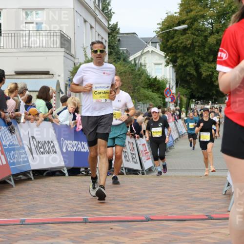 31.08.2025 - 21. Blankeneser Heldenlauf Strokosch-Dieckow http://msf.ph/oto/8678324 31.08.2025 10:26:32 Ziel 2706, 2254, 2497, 2688, 2007 meine-sportfotos.de