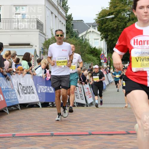 31.08.2025 - 21. Blankeneser Heldenlauf Strokosch-Dieckow http://msf.ph/oto/8678333 31.08.2025 10:26:32 Ziel 2706, 2254, 2497, 2688, 2007 meine-sportfotos.de