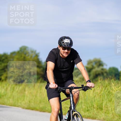 31.08.2025 - Elbe Triathlon Hamburg Michael Burmester http://msf.ph/oto/8678338 31.08.2025 10:34:20 Radfahren 928, 1167, 1176 meine-sportfotos.de