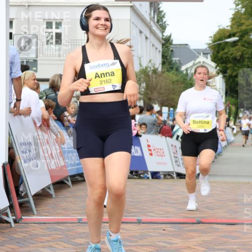 31.08.2025 - 21. Blankeneser Heldenlauf Strokosch-Dieckow http://msf.ph/oto/8678380 31.08.2025 10:26:19 Ziel 2162, 2046, 2252, 2564, 2467 meine-sportfotos.de