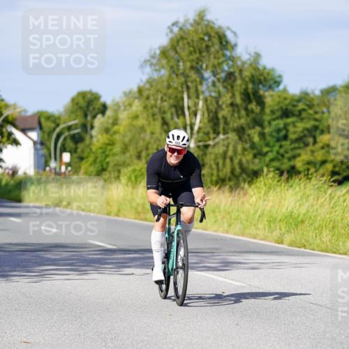 31.08.2025 - Elbe Triathlon Hamburg Michael Burmester http://msf.ph/oto/8678459 31.08.2025 10:35:18 Radfahren 856, 960 meine-sportfotos.de