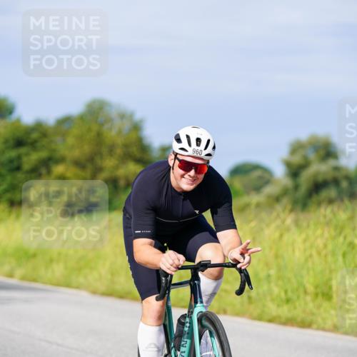 31.08.2025 - Elbe Triathlon Hamburg Michael Burmester http://msf.ph/oto/8678466 31.08.2025 10:35:19 Radfahren 856, 960 meine-sportfotos.de