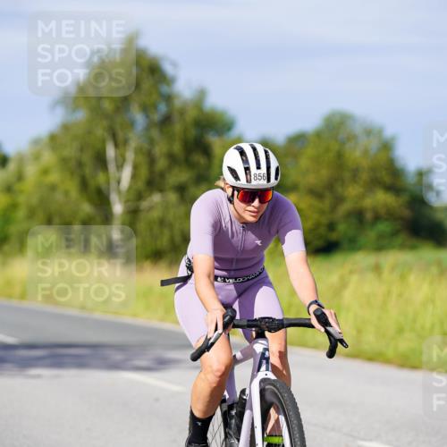 31.08.2025 - Elbe Triathlon Hamburg Michael Burmester http://msf.ph/oto/8678478 31.08.2025 10:35:22 Radfahren 856, 960 meine-sportfotos.de
