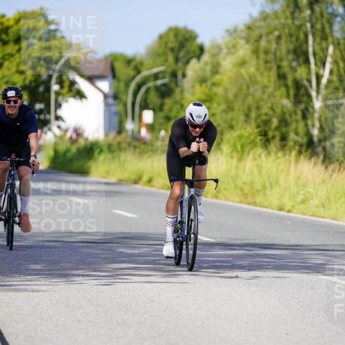 31.08.2025 - Elbe Triathlon Hamburg Michael Burmester http://msf.ph/oto/8678491 31.08.2025 10:35:32 Radfahren 777, 986, 1081, 1100 meine-sportfotos.de