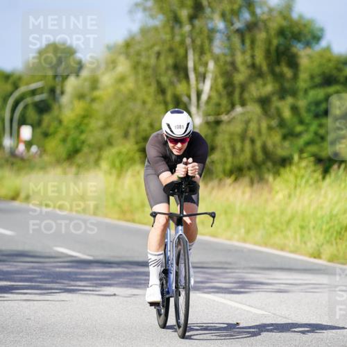 31.08.2025 - Elbe Triathlon Hamburg Michael Burmester http://msf.ph/oto/8678494 31.08.2025 10:35:33 Radfahren 777, 903, 986, 1081, 1100 meine-sportfotos.de