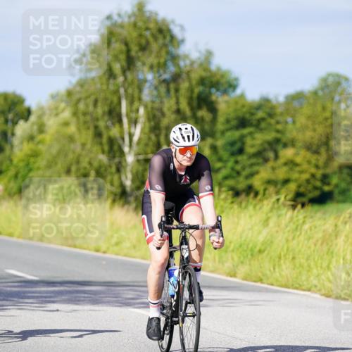 31.08.2025 - Elbe Triathlon Hamburg Michael Burmester http://msf.ph/oto/8678525 31.08.2025 10:35:39 Radfahren 777, 803, 903, 986, 1023, 1101, 1156, 1228 meine-sportfotos.de