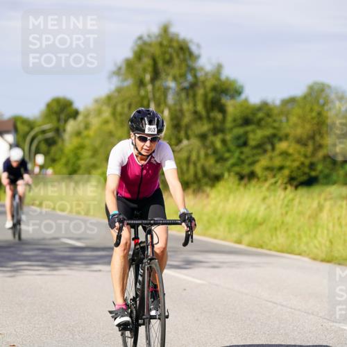 31.08.2025 - Elbe Triathlon Hamburg Michael Burmester http://msf.ph/oto/8678530 31.08.2025 10:35:39 Radfahren 777, 803, 903, 986, 1023, 1101, 1156, 1228 meine-sportfotos.de
