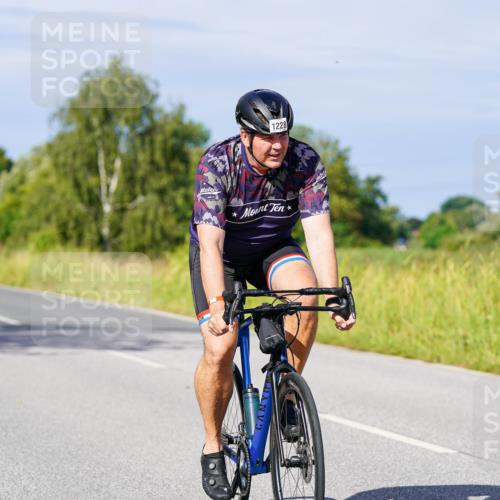 31.08.2025 - Elbe Triathlon Hamburg Michael Burmester http://msf.ph/oto/8678562 31.08.2025 10:35:45 Radfahren 930, 1023, 1036, 1064, 1101, 1156, 1186, 1228 meine-sportfotos.de