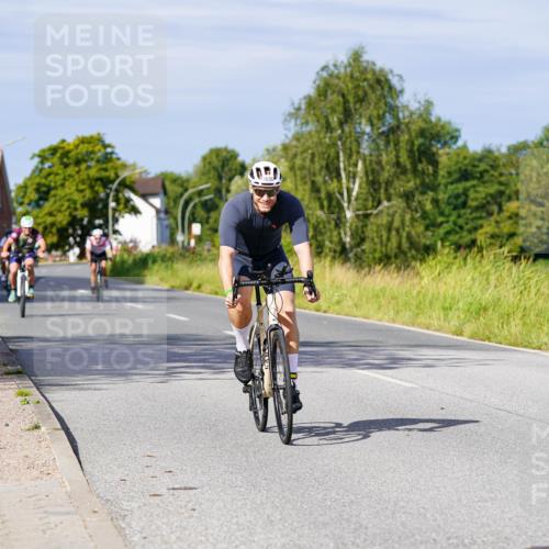 31.08.2025 - Elbe Triathlon Hamburg Michael Burmester http://msf.ph/oto/8678569 31.08.2025 10:35:47 Radfahren 921, 930, 1036, 1064, 1186, 1228, 1237 meine-sportfotos.de