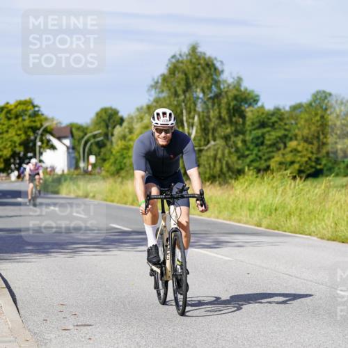 31.08.2025 - Elbe Triathlon Hamburg Michael Burmester http://msf.ph/oto/8678573 31.08.2025 10:35:47 Radfahren 921, 930, 1036, 1064, 1186, 1228, 1237 meine-sportfotos.de