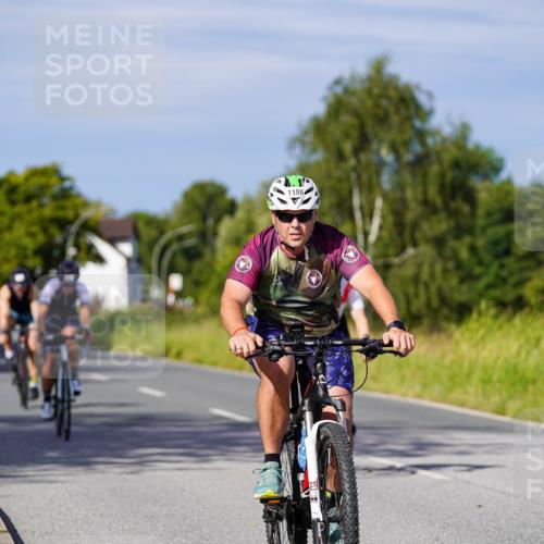 31.08.2025 - Elbe Triathlon Hamburg Michael Burmester http://msf.ph/oto/8678594 31.08.2025 10:35:50 Radfahren 921, 930, 1005, 1036, 1064, 1186, 1237 meine-sportfotos.de