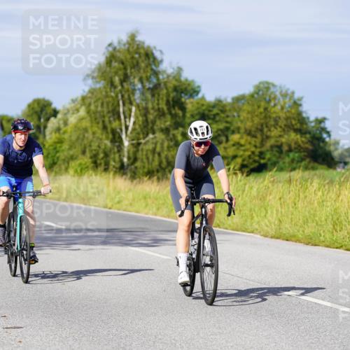 31.08.2025 - Elbe Triathlon Hamburg Michael Burmester http://msf.ph/oto/8678717 31.08.2025 10:36:09 Radfahren 781, 807, 828, 915, 1000, 1001, 1217, 1242, 1245 meine-sportfotos.de