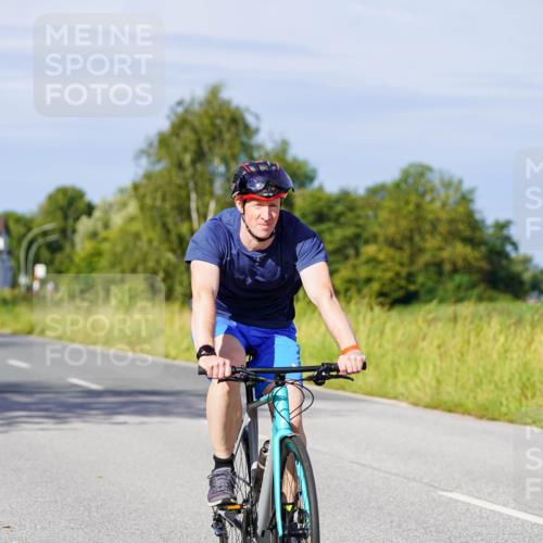 31.08.2025 - Elbe Triathlon Hamburg Michael Burmester http://msf.ph/oto/8678731 31.08.2025 10:36:10 Radfahren 781, 807, 828, 915, 1000, 1001, 1217, 1245 meine-sportfotos.de