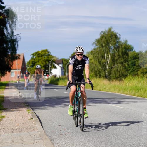 31.08.2025 - Elbe Triathlon Hamburg Michael Burmester http://msf.ph/oto/8678777 31.08.2025 10:36:24 Radfahren 681, 877, 1012 meine-sportfotos.de
