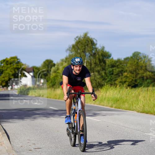 31.08.2025 - Elbe Triathlon Hamburg Michael Burmester http://msf.ph/oto/8678820 31.08.2025 10:36:29 Radfahren 877, 1007, 1012 meine-sportfotos.de