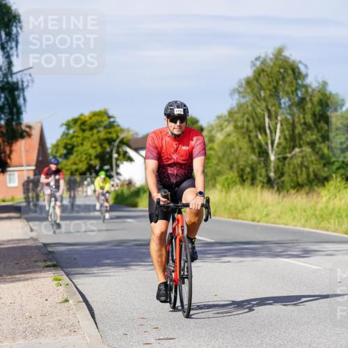 31.08.2025 - Elbe Triathlon Hamburg Michael Burmester http://msf.ph/oto/8678891 31.08.2025 10:36:45 Radfahren 920, 963, 983, 998, 1067, 1113, 1124, 1135, 1137 meine-sportfotos.de