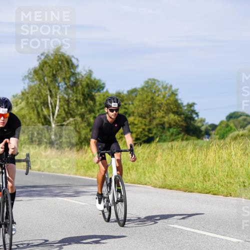 31.08.2025 - Elbe Triathlon Hamburg Michael Burmester http://msf.ph/oto/8678934 31.08.2025 10:36:51 Radfahren 953, 963, 983, 998, 1056, 1067, 1124, 1135, 1178 meine-sportfotos.de