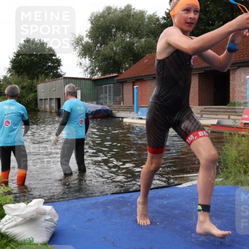 31.08.2025 - Elbe Triathlon Hamburg Luisa Fischer http://msf.ph/oto/8678935 31.08.2025 12:33:44 Schwimmen 1666, 1689 meine-sportfotos.de