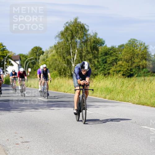 31.08.2025 - Elbe Triathlon Hamburg Michael Burmester http://msf.ph/oto/8679020 31.08.2025 10:37:10 Radfahren 808, 822, 880, 931, 984, 989, 1030, 1052, 1063, 1086, 1192, 1304 meine-sportfotos.de