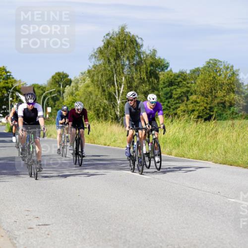 31.08.2025 - Elbe Triathlon Hamburg Michael Burmester http://msf.ph/oto/8679030 31.08.2025 10:37:11 Radfahren 808, 822, 880, 931, 984, 989, 1052, 1063, 1086, 1192, 1304 meine-sportfotos.de