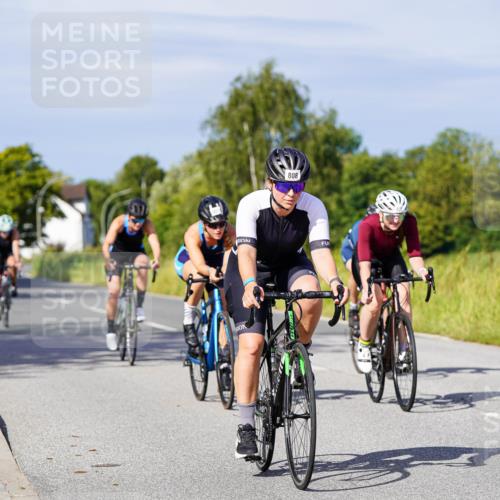 31.08.2025 - Elbe Triathlon Hamburg Michael Burmester http://msf.ph/oto/8679038 31.08.2025 10:37:12 Radfahren 808, 822, 880, 931, 984, 989, 1052, 1063, 1086, 1192, 1304 meine-sportfotos.de