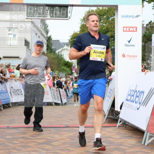 31.08.2025 - 21. Blankeneser Heldenlauf Strokosch-Dieckow http://msf.ph/oto/8679044 31.08.2025 10:25:42 Ziel 2410, 2742, 2366, 2235, 2726 meine-sportfotos.de