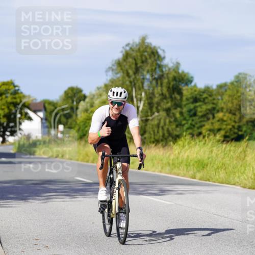 31.08.2025 - Elbe Triathlon Hamburg Michael Burmester http://msf.ph/oto/8679075 31.08.2025 10:37:17 Radfahren 880, 984, 1052, 1192 meine-sportfotos.de