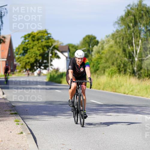 31.08.2025 - Elbe Triathlon Hamburg Michael Burmester http://msf.ph/oto/8679083 31.08.2025 10:37:24 Radfahren 907, 974 meine-sportfotos.de