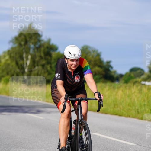 31.08.2025 - Elbe Triathlon Hamburg Michael Burmester http://msf.ph/oto/8679088 31.08.2025 10:37:25 Radfahren 907, 974 meine-sportfotos.de