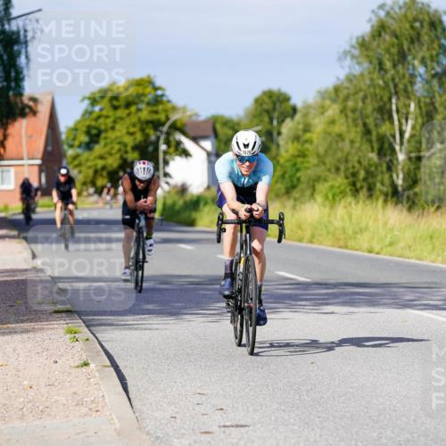31.08.2025 - Elbe Triathlon Hamburg Michael Burmester http://msf.ph/oto/8679110 31.08.2025 10:37:38 Radfahren 902, 1076, 1287 meine-sportfotos.de