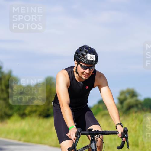 31.08.2025 - Elbe Triathlon Hamburg Michael Burmester http://msf.ph/oto/8679228 31.08.2025 10:38:03 Radfahren 879, 950, 981, 1051, 1070, 1088, 1315 meine-sportfotos.de