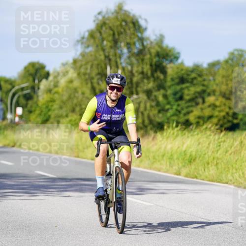 31.08.2025 - Elbe Triathlon Hamburg Michael Burmester http://msf.ph/oto/8679264 31.08.2025 10:38:12 Radfahren 824, 879, 981, 1016, 1047, 1048, 1083, 1152 meine-sportfotos.de