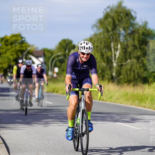 31.08.2025 - Elbe Triathlon Hamburg Michael Burmester http://msf.ph/oto/8679295 31.08.2025 10:38:16 Radfahren 824, 832, 844, 965, 1016, 1047, 1048, 1152 meine-sportfotos.de