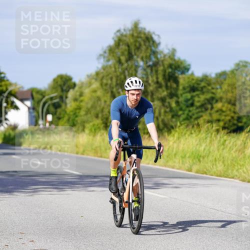 31.08.2025 - Elbe Triathlon Hamburg Michael Burmester http://msf.ph/oto/8679518 31.08.2025 10:38:57 Radfahren 995, 996, 1018, 1122 meine-sportfotos.de