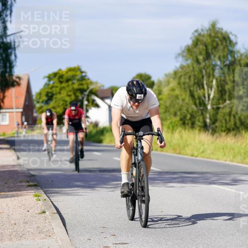 31.08.2025 - Elbe Triathlon Hamburg Michael Burmester http://msf.ph/oto/8679525 31.08.2025 10:38:59 Radfahren 995, 996, 1018, 1122 meine-sportfotos.de