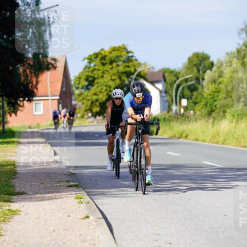 31.08.2025 - Elbe Triathlon Hamburg Michael Burmester http://msf.ph/oto/8679576 31.08.2025 10:39:13 Radfahren 842, 871, 979 meine-sportfotos.de