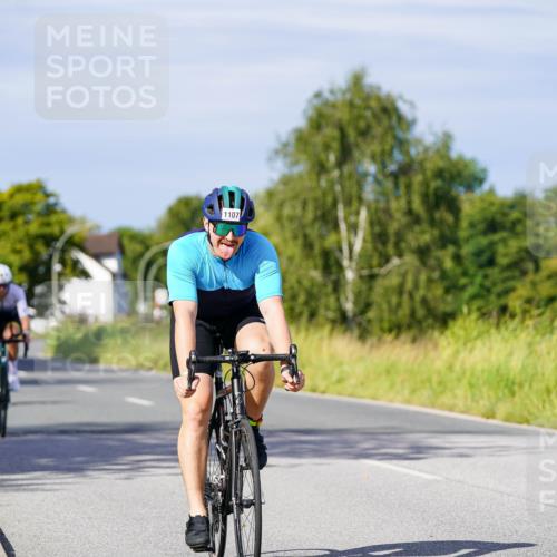 31.08.2025 - Elbe Triathlon Hamburg Michael Burmester http://msf.ph/oto/8679650 31.08.2025 10:39:32 Radfahren 812, 836, 945, 1037, 1107, 1258, 1265 meine-sportfotos.de