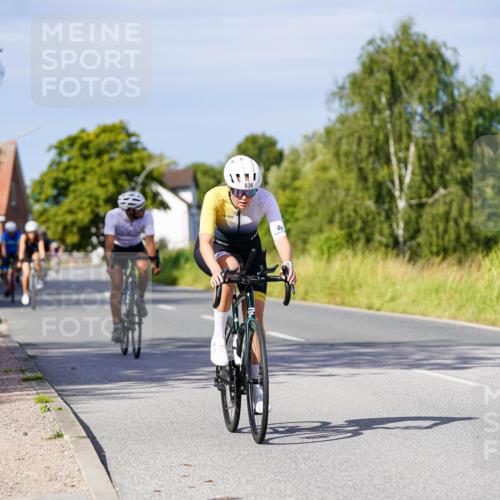 31.08.2025 - Elbe Triathlon Hamburg Michael Burmester http://msf.ph/oto/8679661 31.08.2025 10:39:34 Radfahren 812, 836, 937, 1037, 1075, 1091, 1107, 1265 meine-sportfotos.de