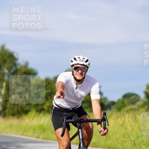 31.08.2025 - Elbe Triathlon Hamburg Michael Burmester http://msf.ph/oto/8679678 31.08.2025 10:39:36 Radfahren 812, 836, 937, 1037, 1075, 1091, 1107 meine-sportfotos.de