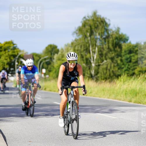31.08.2025 - Elbe Triathlon Hamburg Michael Burmester http://msf.ph/oto/8679687 31.08.2025 10:39:38 Radfahren 762, 812, 836, 937, 961, 1037, 1075, 1091 meine-sportfotos.de